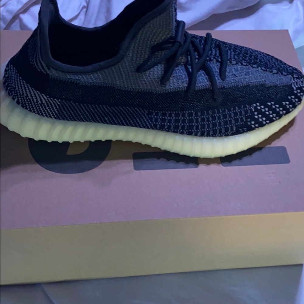 Yeezy Boost 350 V2 Carbon